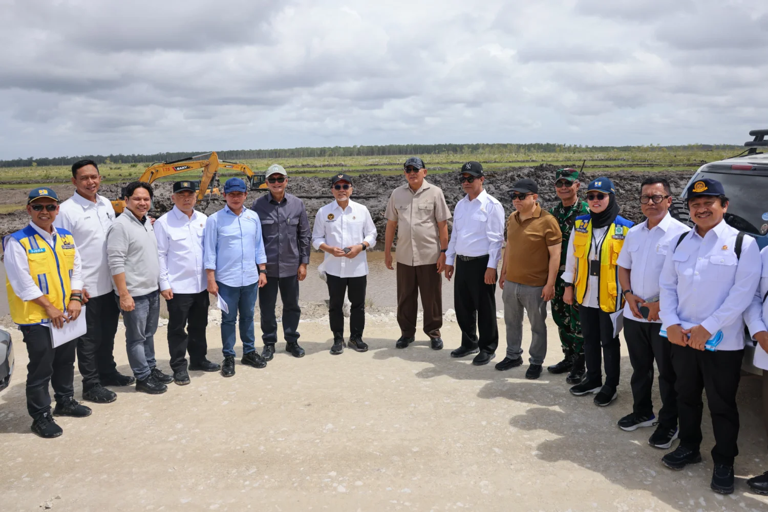Wanam Resmi Jadi 🌾 Lumbung Pangan Raksasa, Target 1 Juta Hektar Sawah! - Image 1